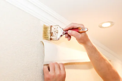 Pose de papier peint à Chalèze — revêtements muraux et toiles de verre
